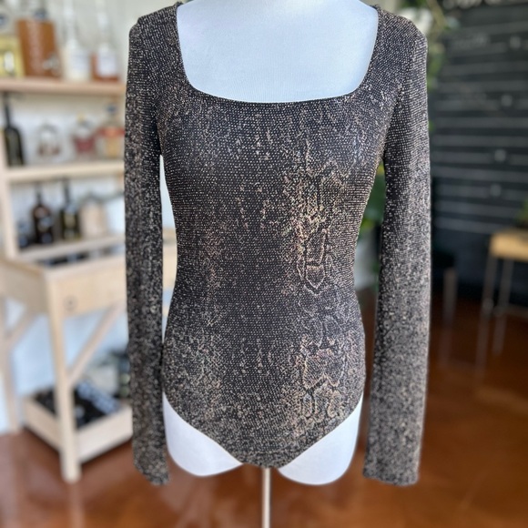 Lush metallic snakeskin body suit. Small - Picture 2 of 9